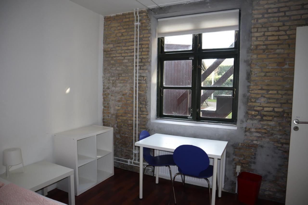 Charming Red Courtyard Apartment Копенхаген Екстериор снимка